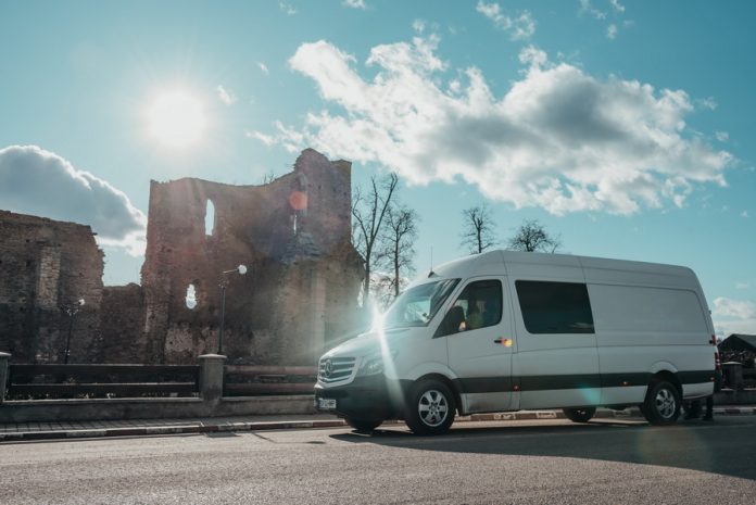 transport persoane colete international