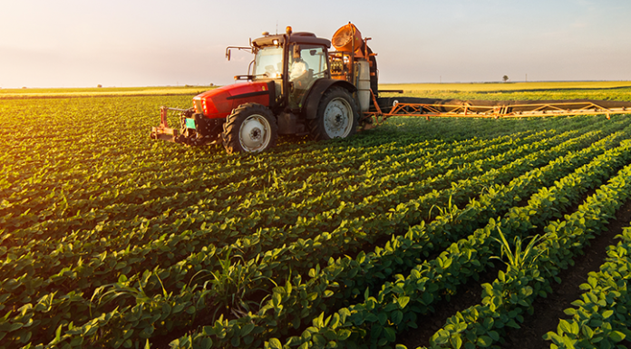 Pregătim sezonul agricol cu piese utilaje de calitate agricultura azi tractor agricol pe camp