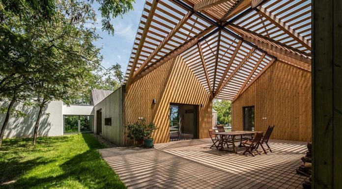 Mobina – firmă specializată în construcția de case din lemn Case din lemn