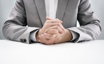 Cum te imbraci cand mergi la interviu? TOP 3 tinute populare