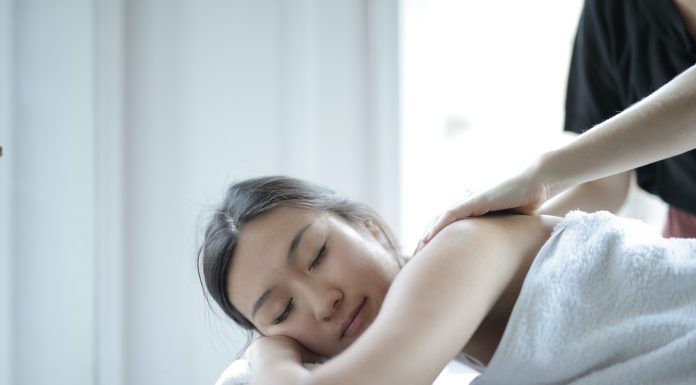 Beneficiile masajului de relaxare Beneficiile masajului de relaxare