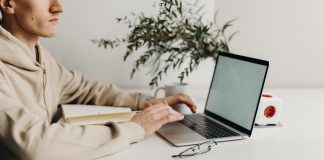 Importanța ochelarilor cu protecție pentru calculator Importanța ochelarilor cu protecție pentru calculator