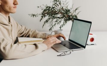 Importanța ochelarilor cu protecție pentru calculator Importanța ochelarilor cu protecție pentru calculator