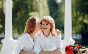 Arată-i mamei tale cât de mult o prețuiești cu o bijuterie Pandora! Arată-i mamei tale cât de mult o prețuiești cu o bijuterie Pandora!