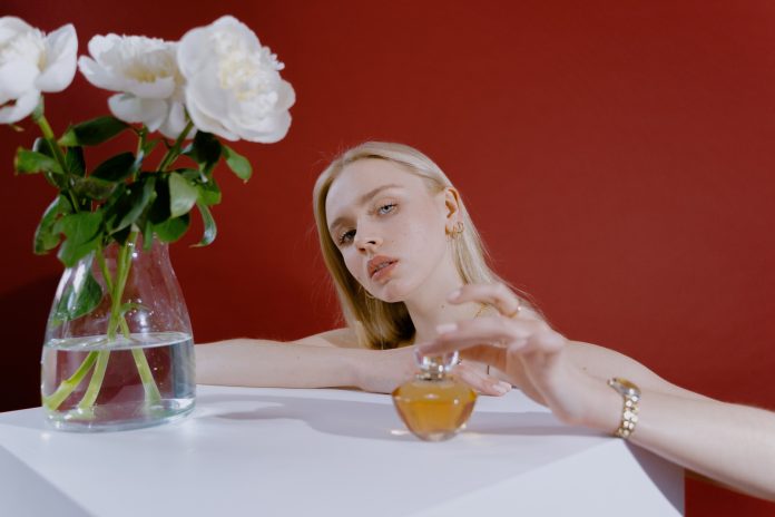 Cum îți dai seama dacă un parfum e original