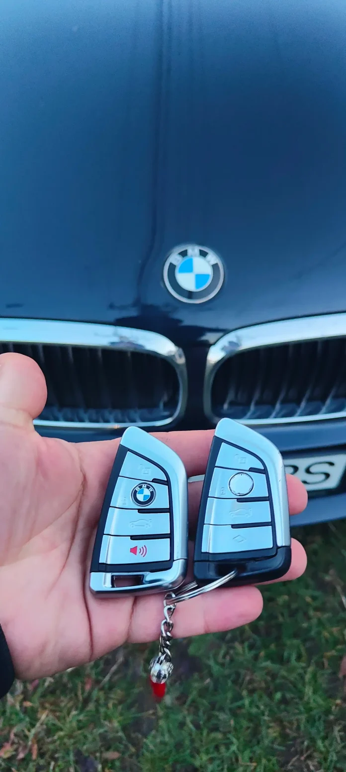 Chei auto pierdute sau contact defect la Bacău? Există un tehnician care vine la tine Chei auto pierdute sau contact defect la Bacău? Există un tehnician care vine la tine